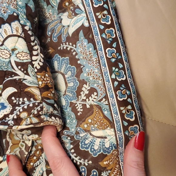 Vera Bradley purse. - Picture 4 of 10